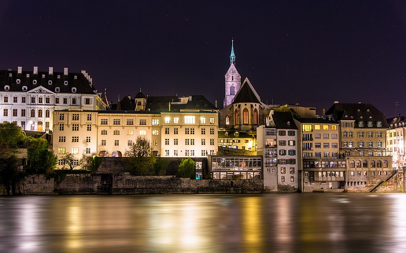 Basel am Abend und Nachts